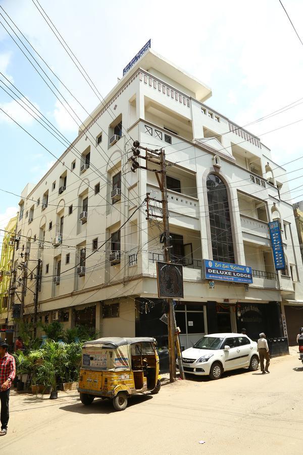Sri Sai Krishna Deluxe Lodge Hyderabad Exterior foto