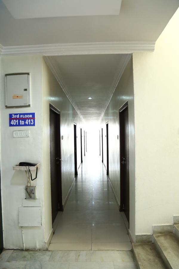 Sri Sai Krishna Deluxe Lodge Hyderabad Exterior foto