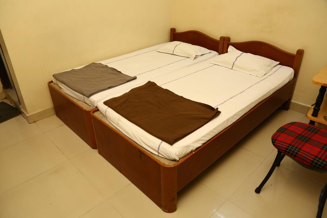 Sri Sai Krishna Deluxe Lodge Hyderabad Exterior foto